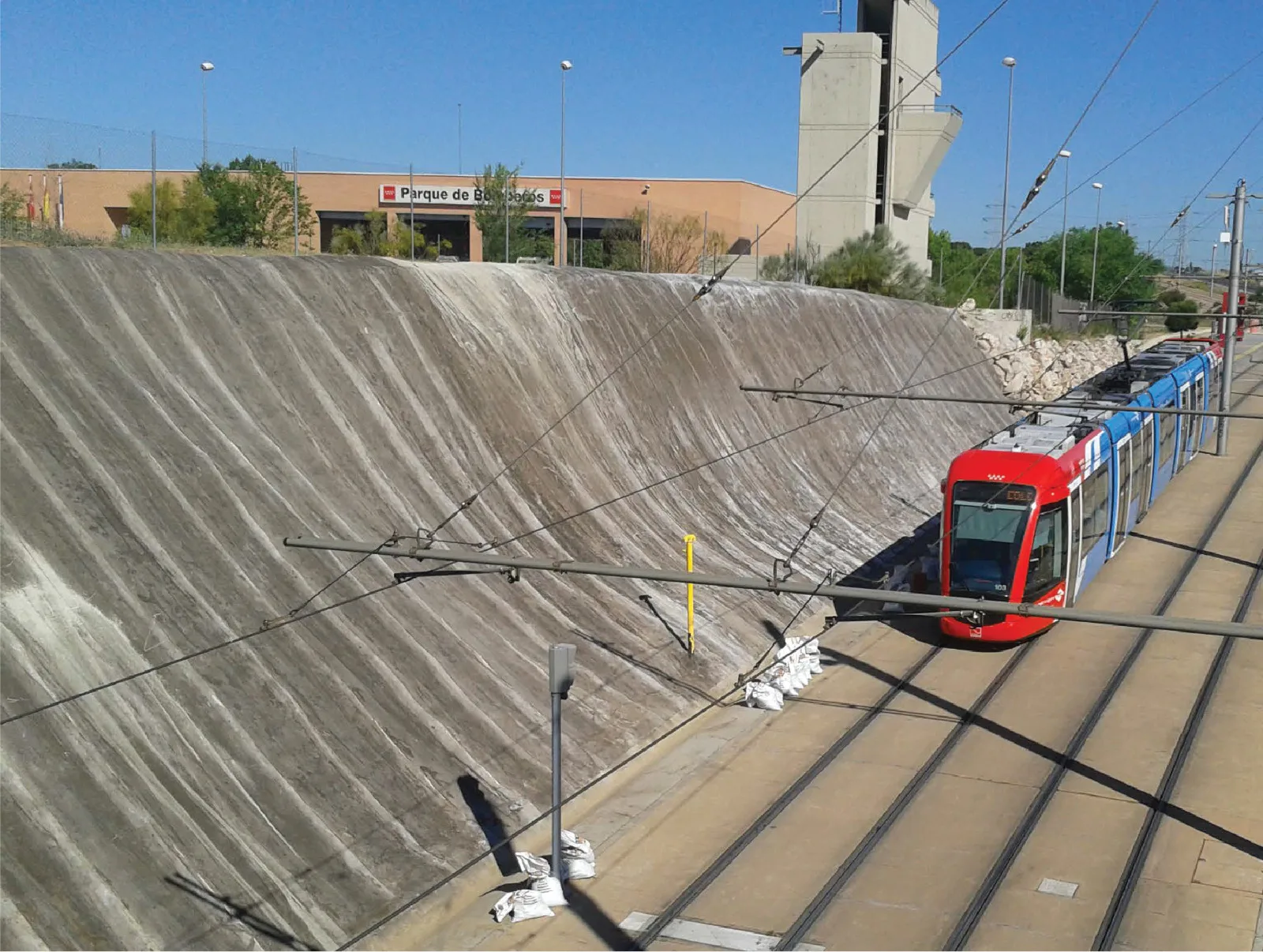 Şev yüzeyinde Rulo Beton® koruma kaplaması
